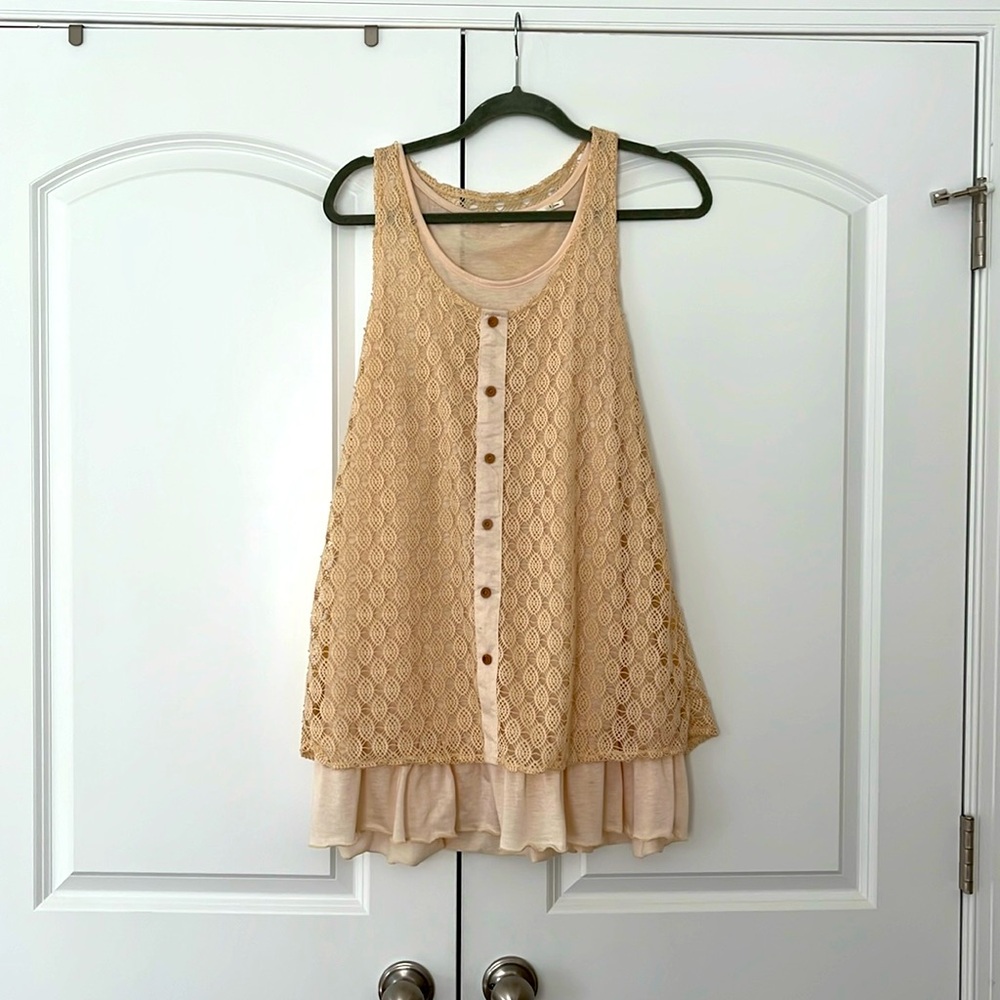 Women’s eyelet tank